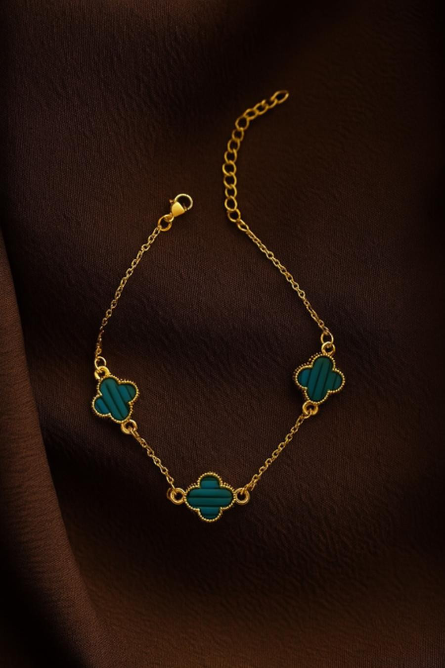 Van Cleef Italian bracelet, color guaranteed