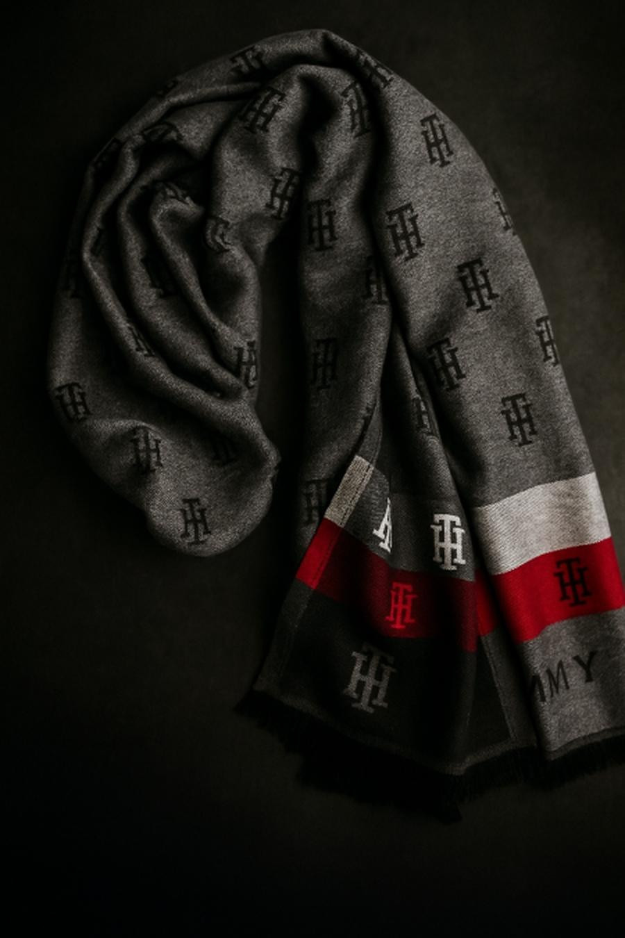 Tommy Hilfiger scarf