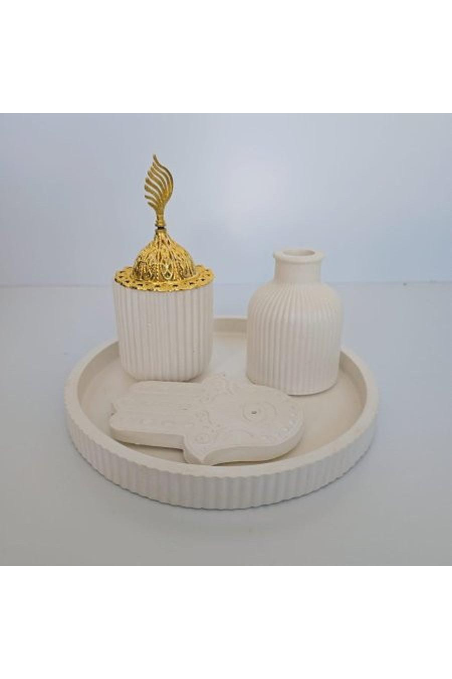 White with a palm of the eye