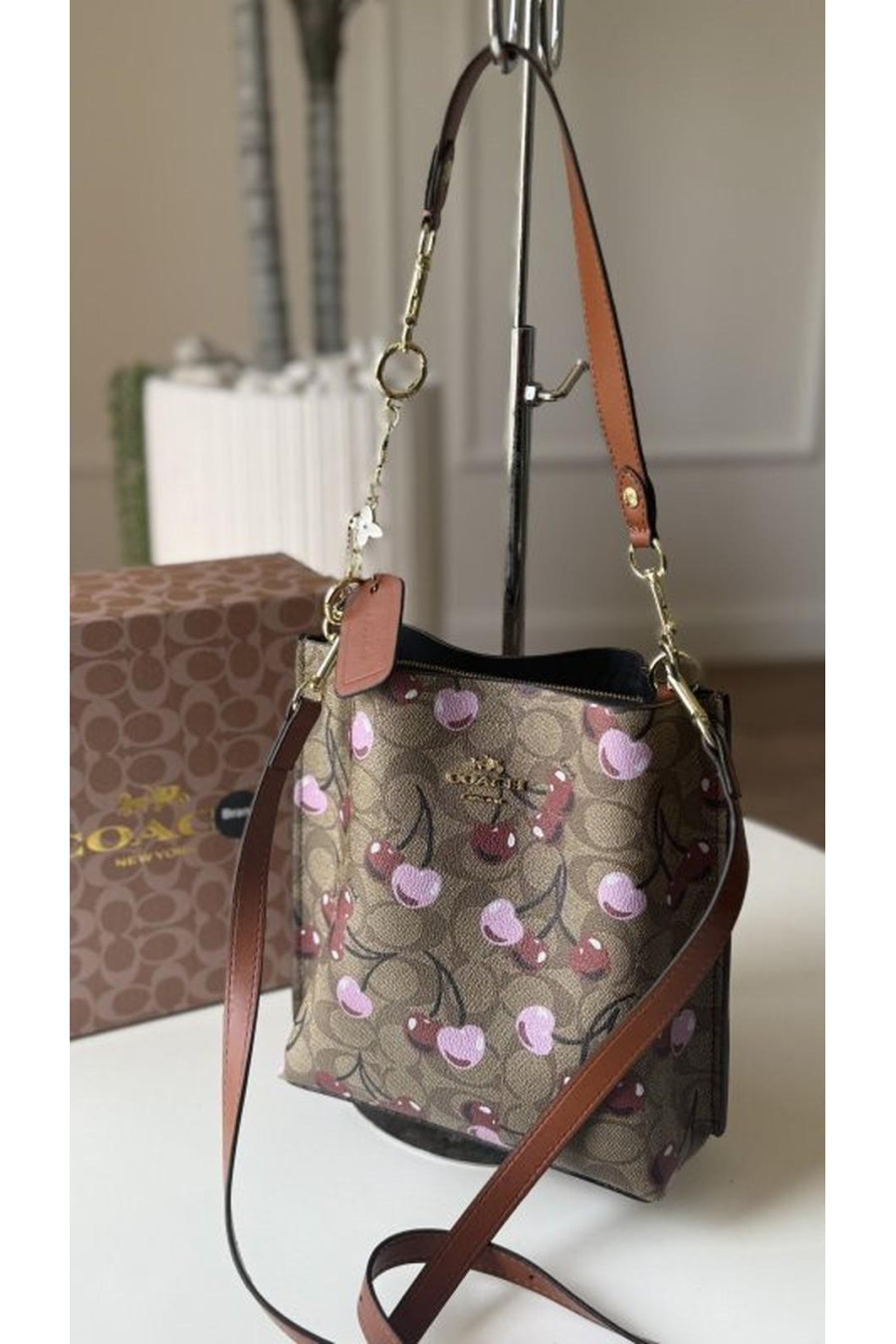 Khaki and Honey / Cherries